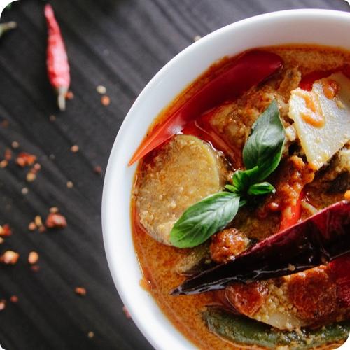 If you suffer from constant acid reflux, spicy foods that cause acid reflux are best to be avoided.